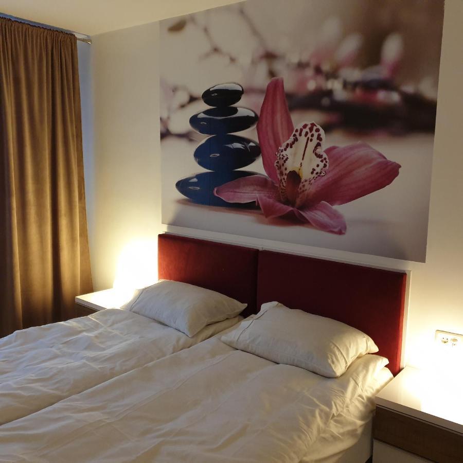 Carolina Sweet Apartament Gran Varadino Esterno foto